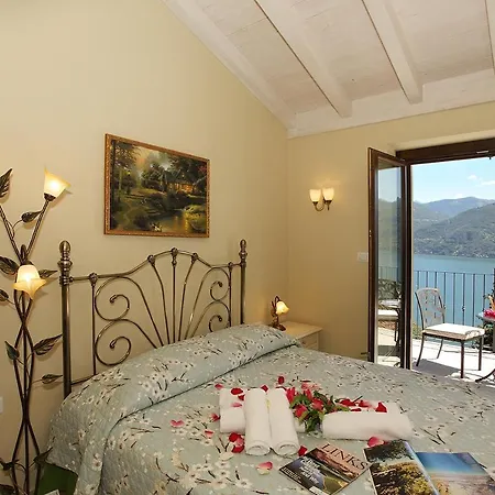 Sleeps 6 Pool Air Con *