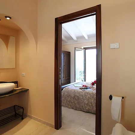 Sleeps 6 Pool Air Con *