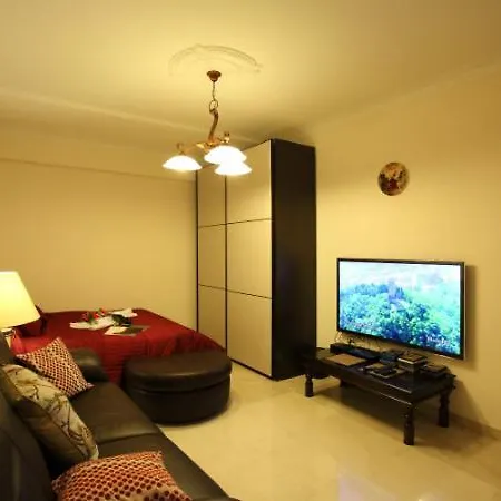 וילה Sleeps 6 Pool Air Con