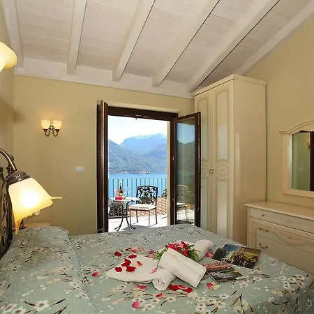 Sleeps 6 Pool Air Con Plesio